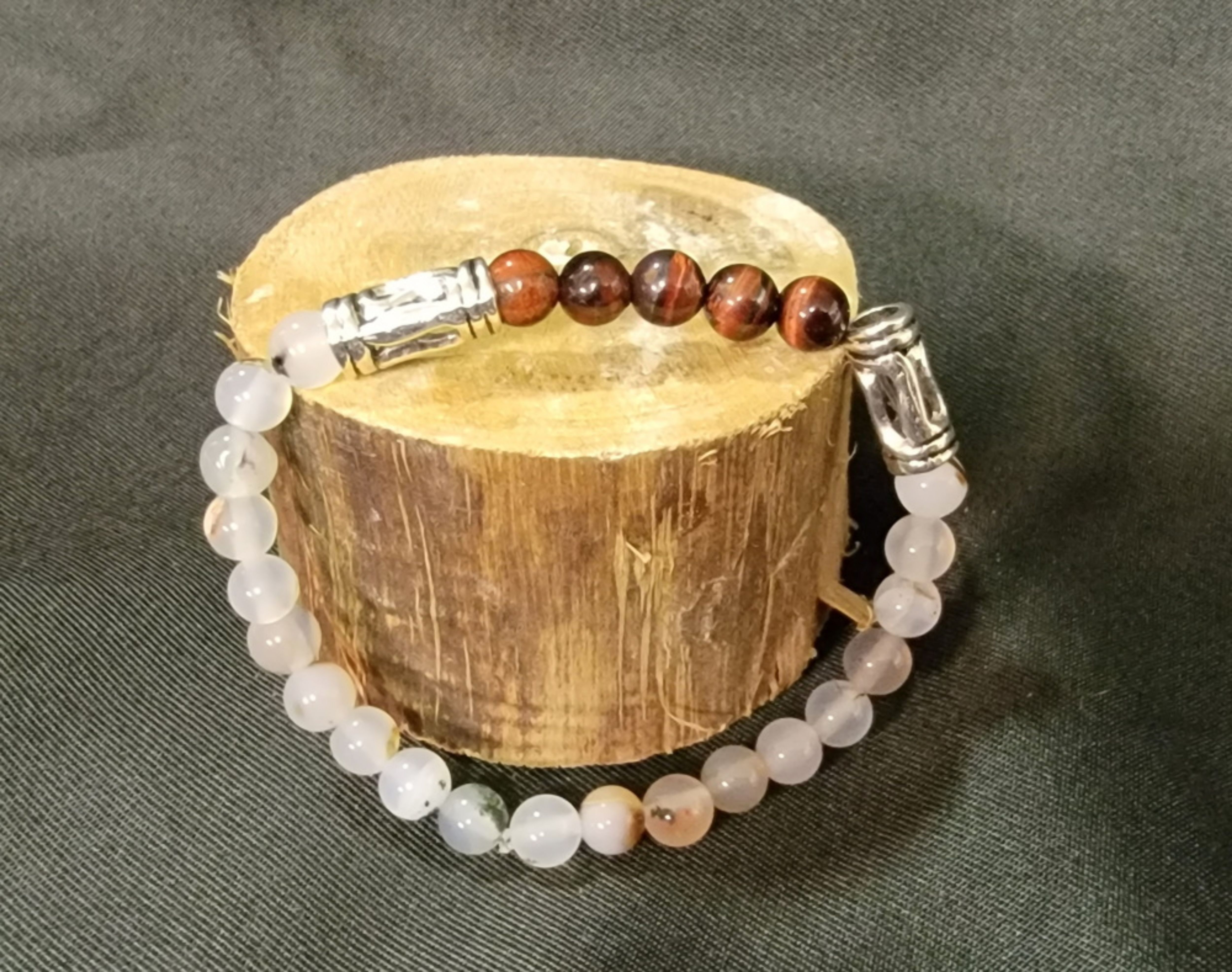 Image de Bracelet en pierres naturelles (composition en description)