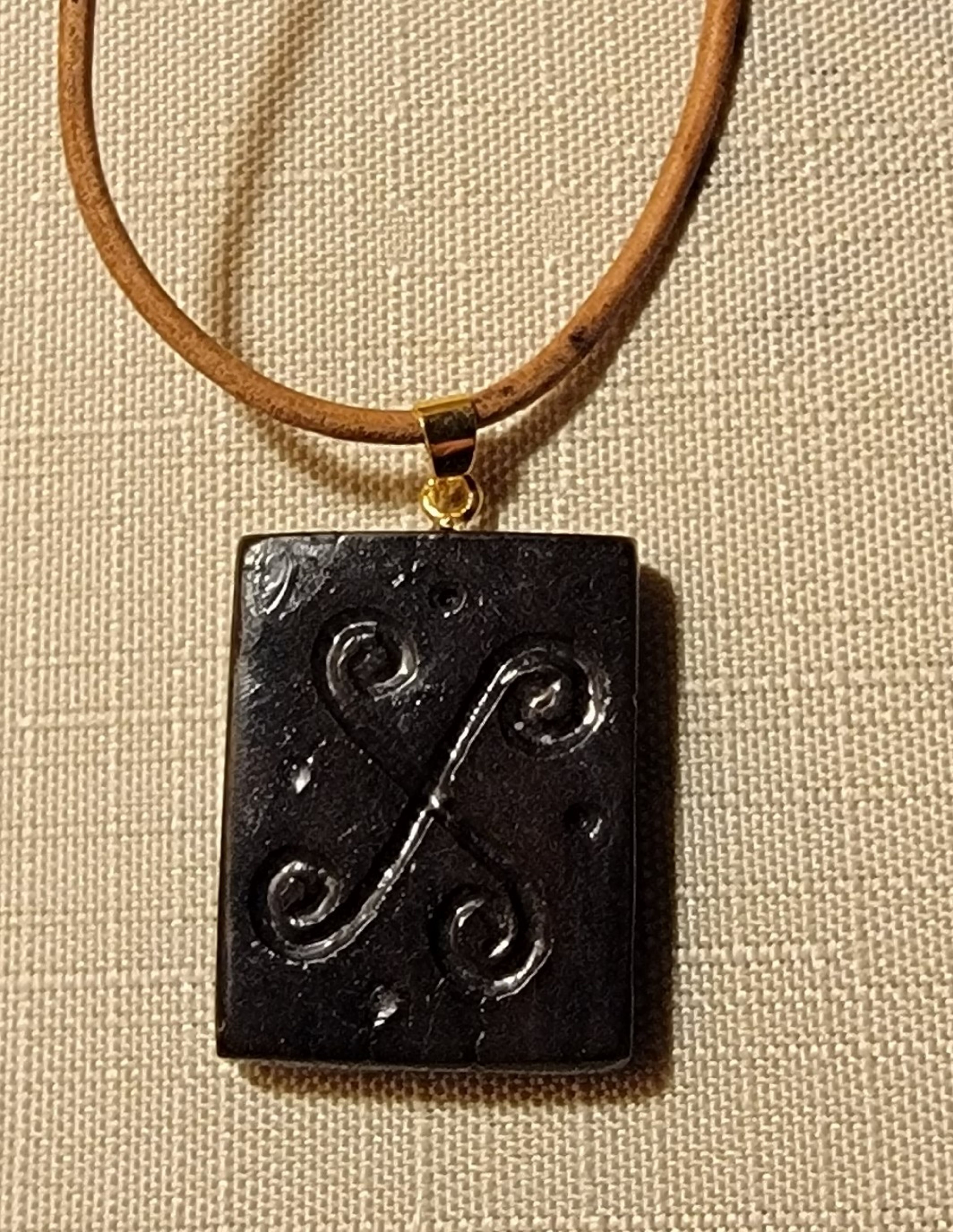 Image de Pendentif en Jais motif celtique