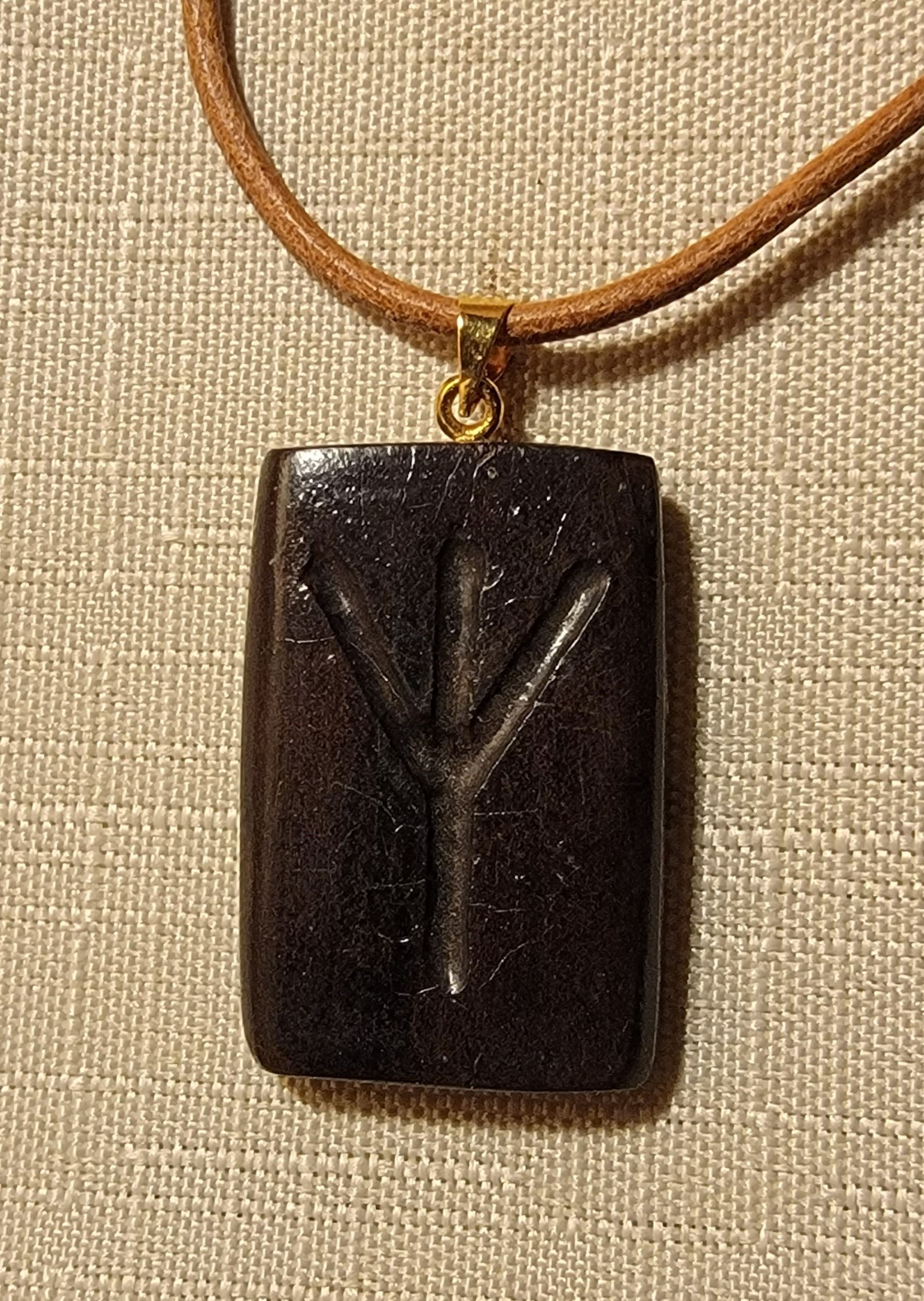 Image de Pendentif en Jais motif rune Algiz